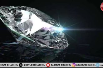 Surat Diamond Company मंदी से जूझ रही सूरत की हीरा कंपनी ने 50,000 कर्मचारियों को दी 10 दिनों की छुट्टी