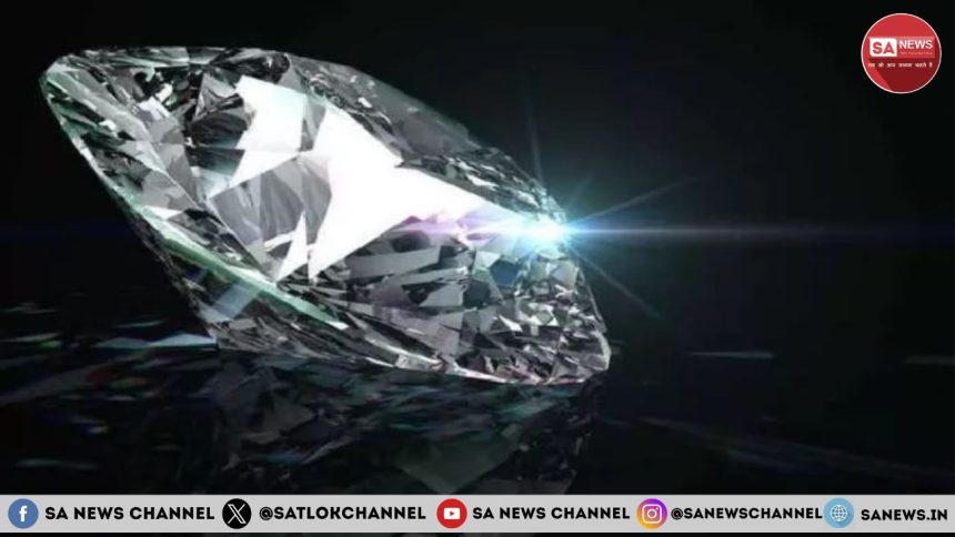 Surat Diamond Company मंदी से जूझ रही सूरत की हीरा कंपनी ने 50,000 कर्मचारियों को दी 10 दिनों की छुट्टी