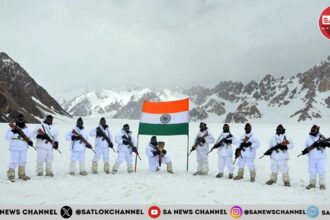 Siachen Glacier सियाचिन ग्लेशियर, एक हिमनद 