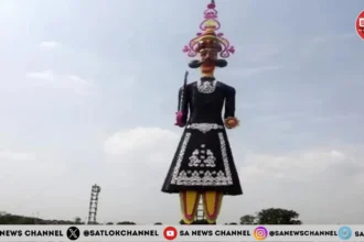 दिल्ली के द्वारका में दशहरे पर जलाया गया 211 फीट लंबा रावण का पुतला 
